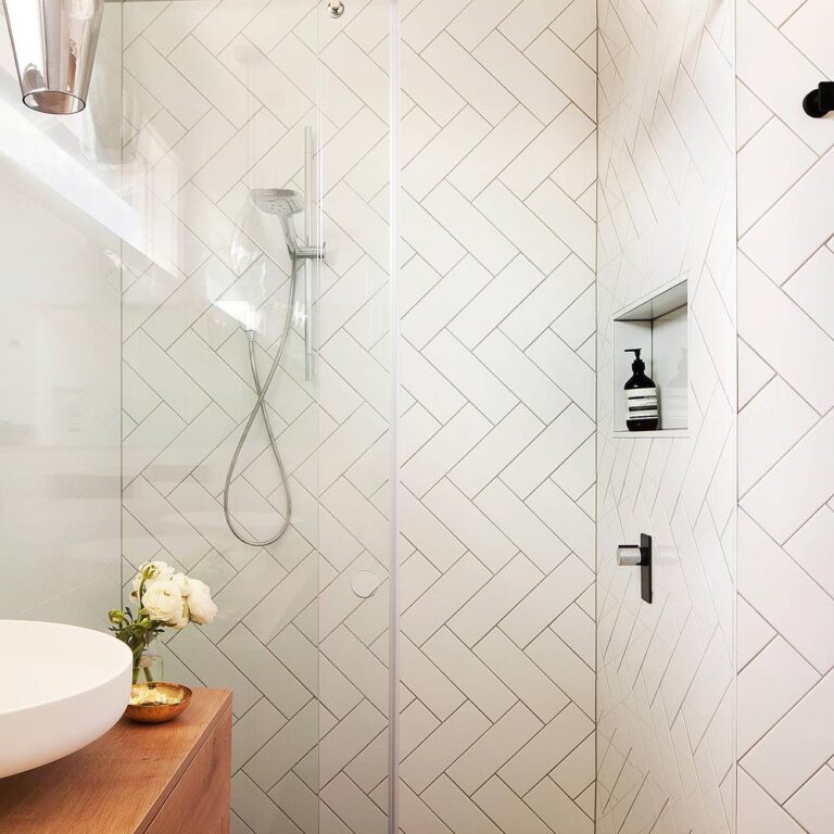 21 Azulejos en Chevron para un Baño con Estilo y Personalidad