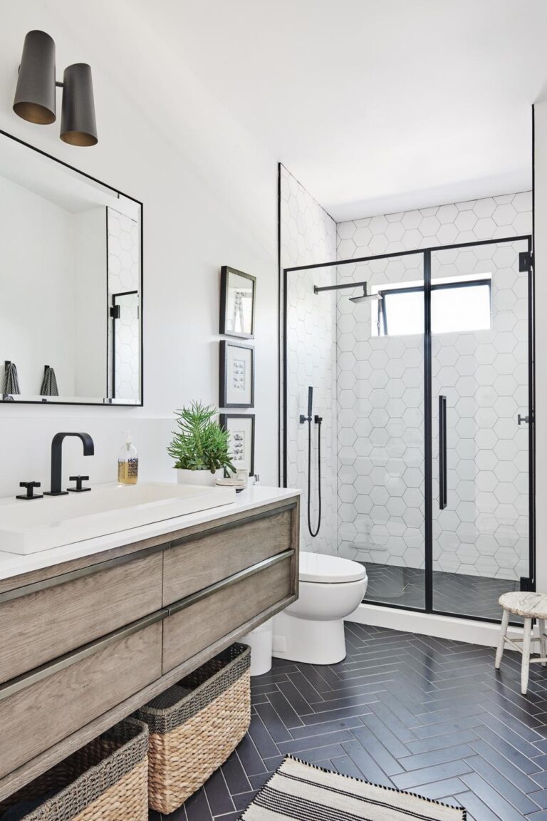 14 Baños Costero con Estilo: Renueva tu Espacio y Conéctate con el Mar