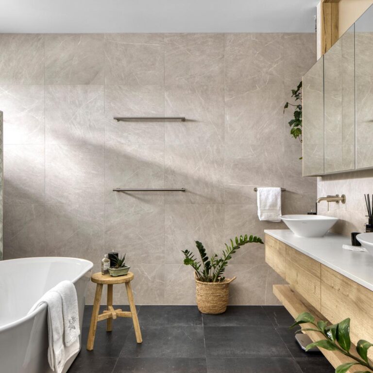 16 Baños Modernos en Beige Tropical: ¡Transforma Tu Hogar en un Oasis!