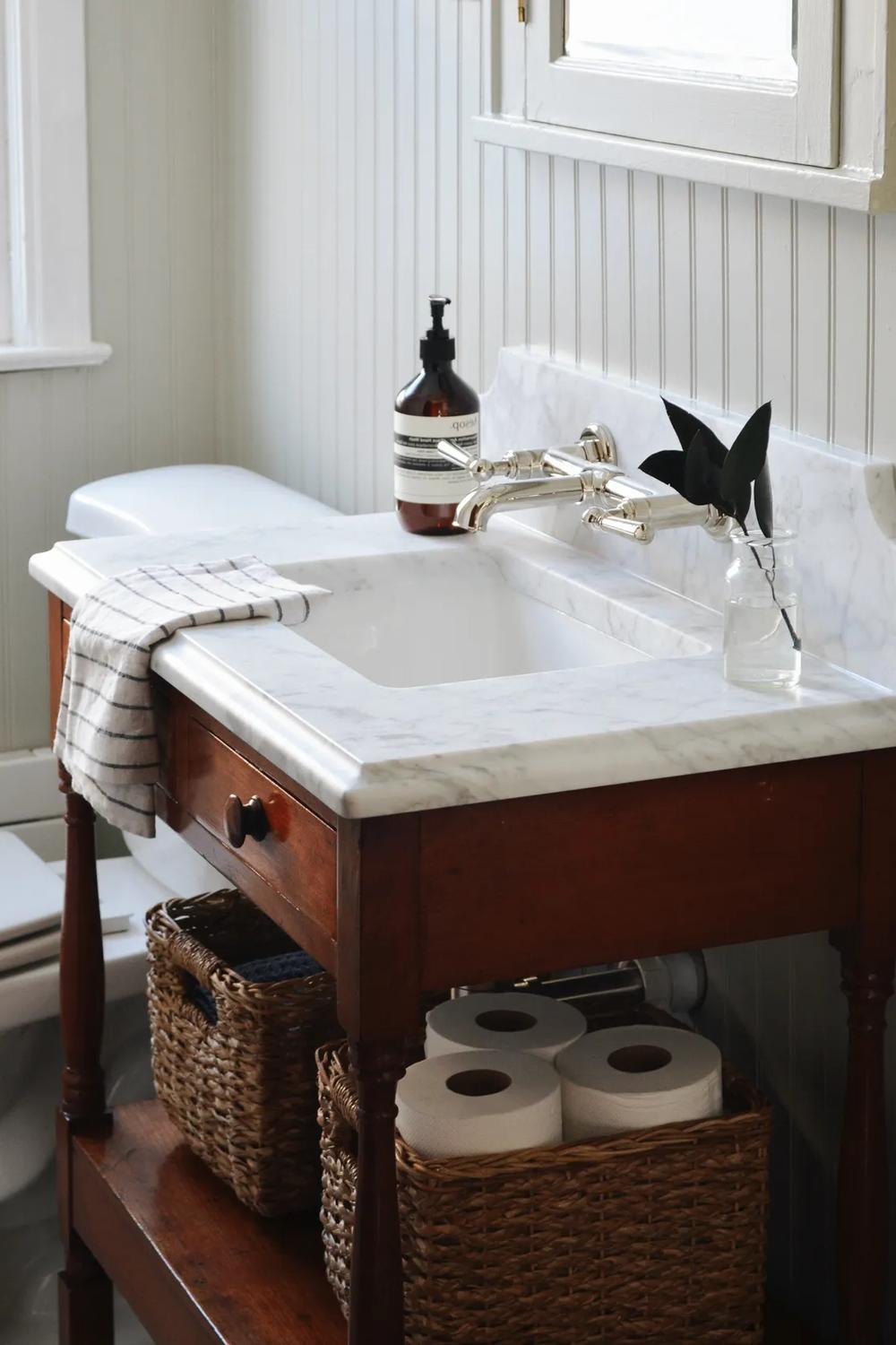 Classic vintage bathroom vanity that radiates charm