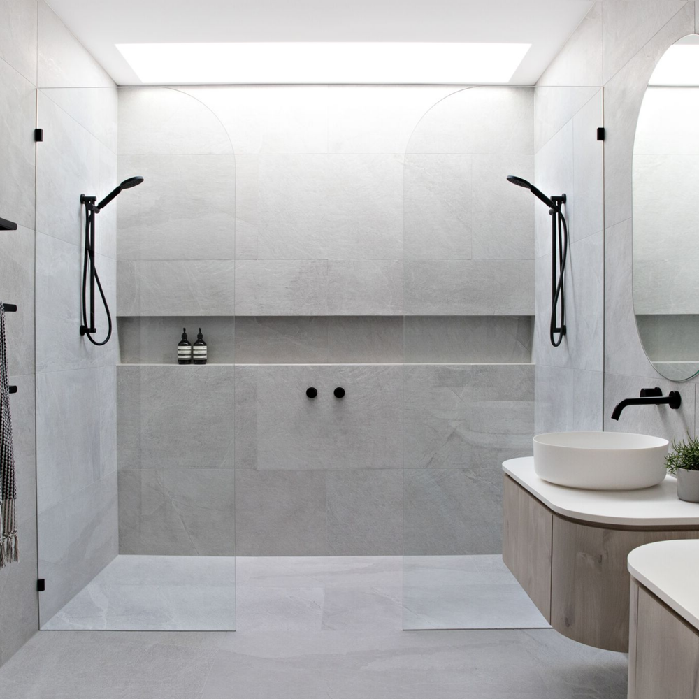Estilo contemporáneo con azulejos grises
