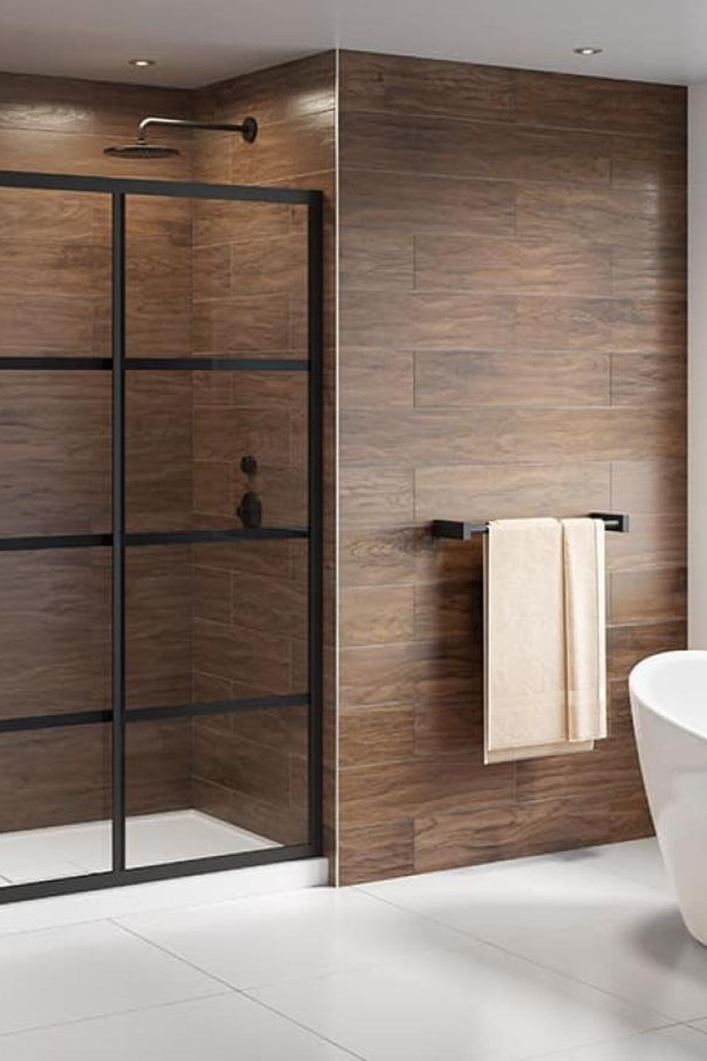 Baño moderno con distintas texturas