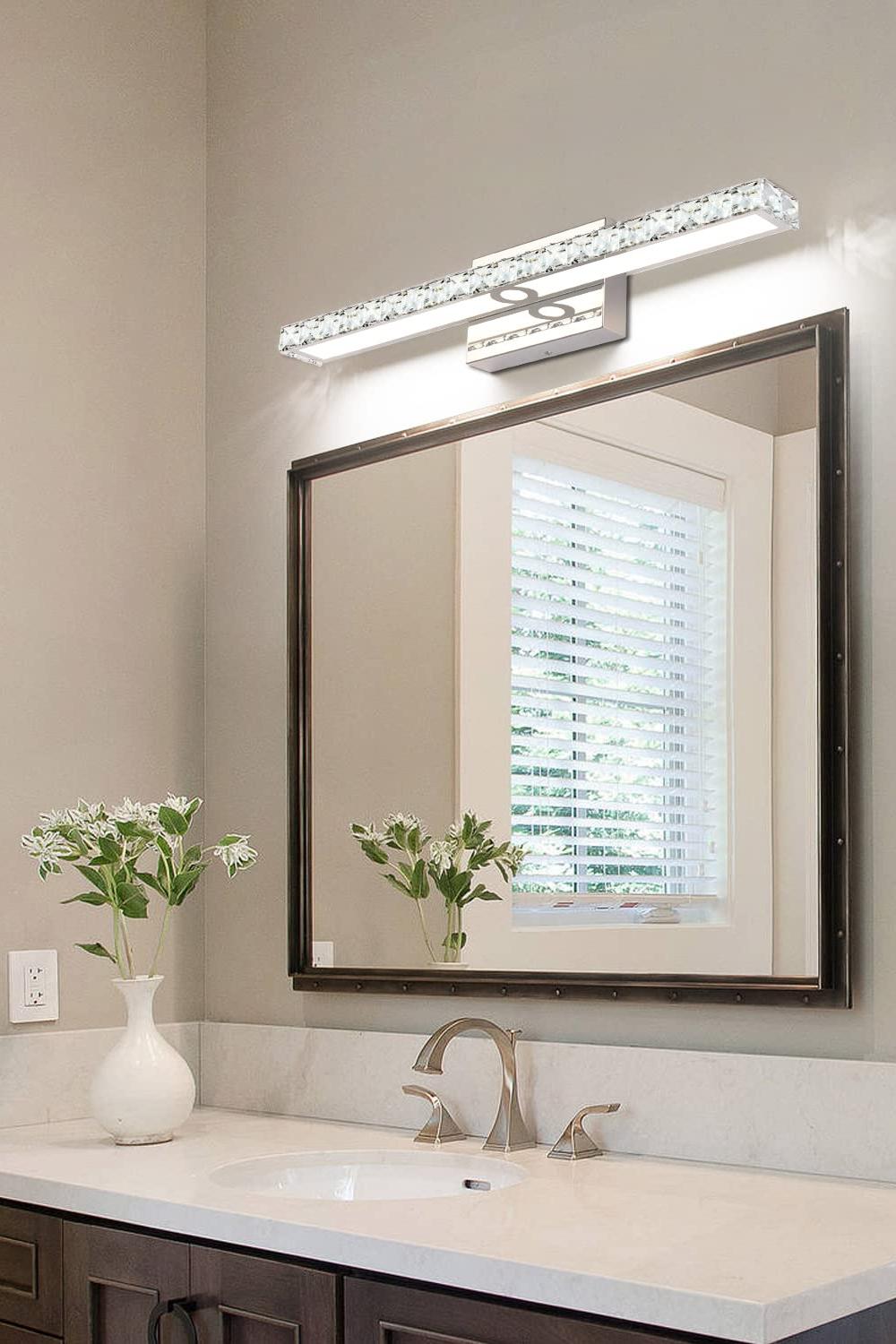 Reflejos en un entorno sereno del baño