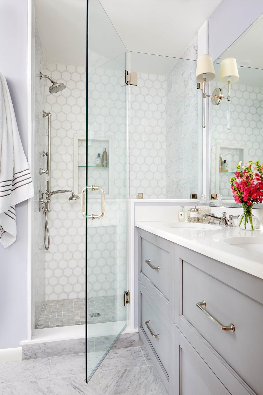 19 Brilliant Bathroom Mosaic Tile Ideas to Inspire Your Next Renovation