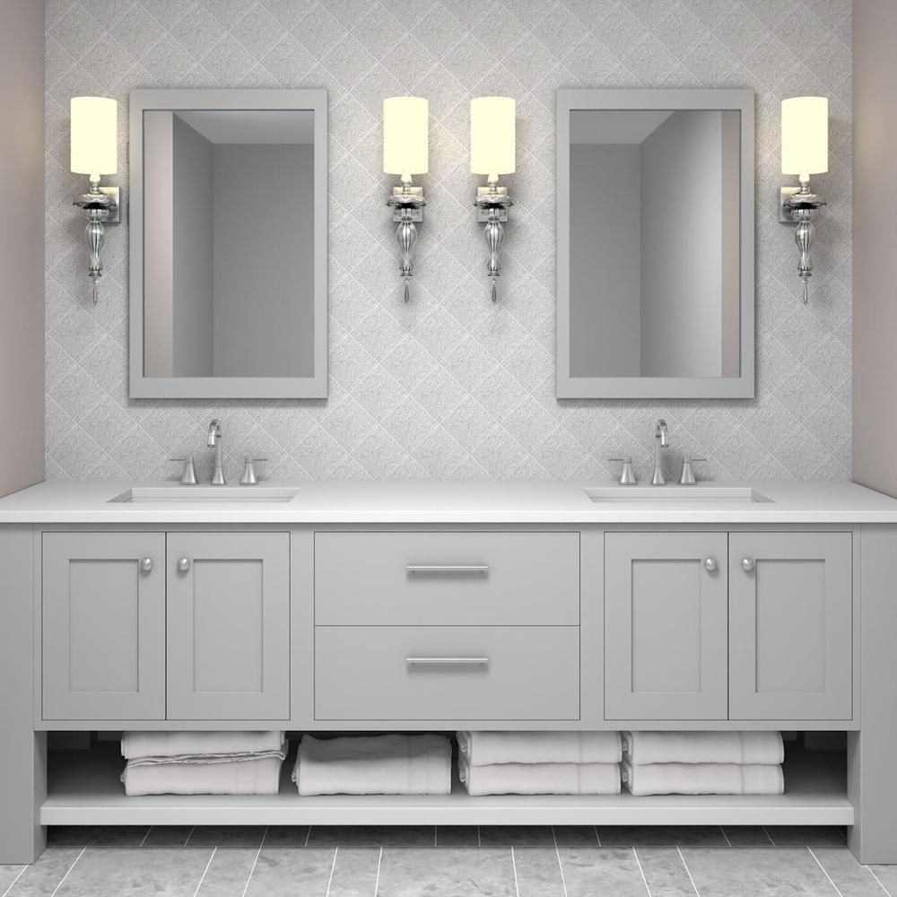 Baño contemporáneo con mueble gris claro y azulejos elegantes