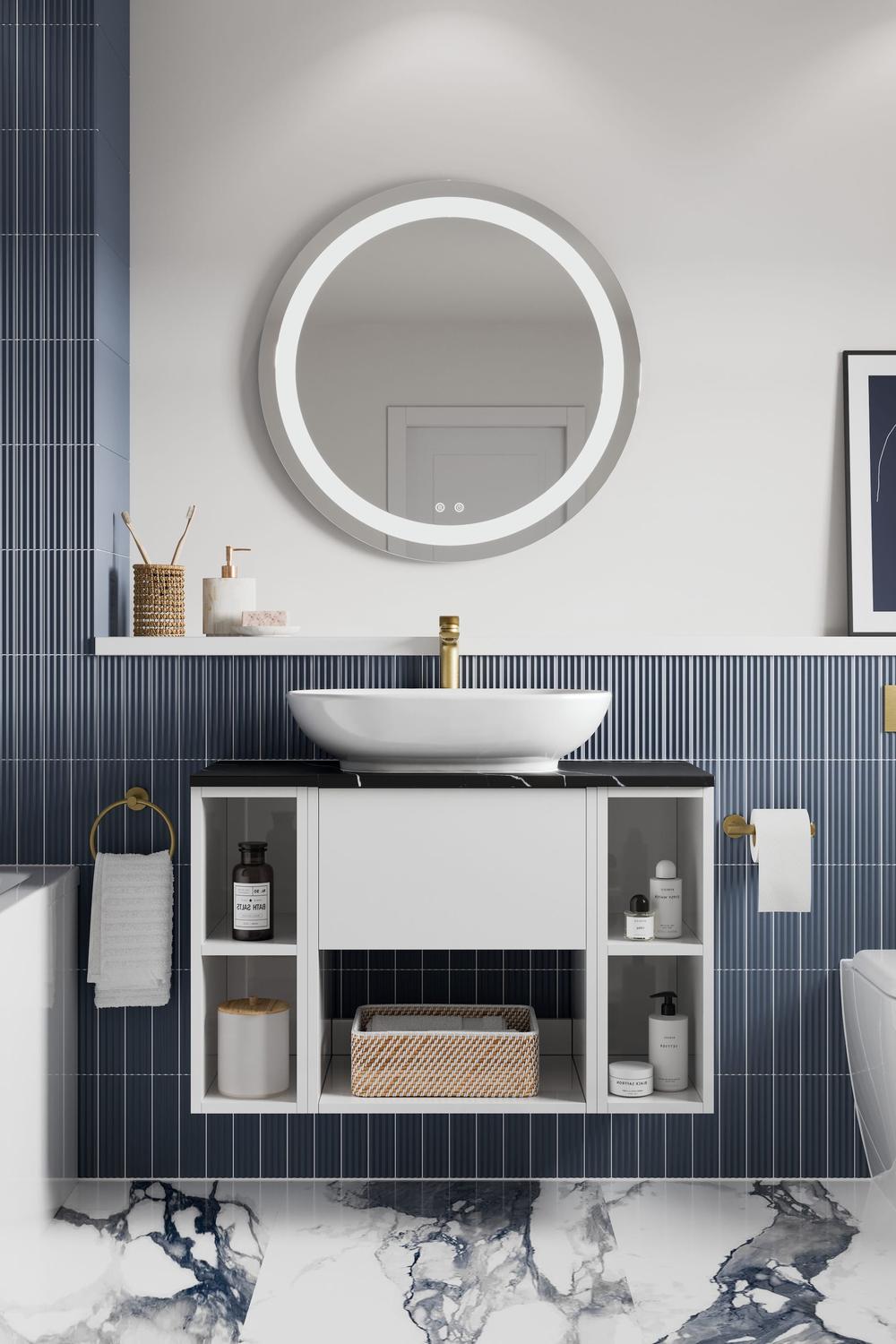 Estanterías minimalistas en un baño elegante