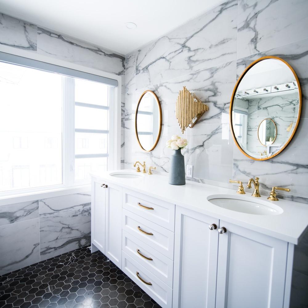 Sleek Minimalism with Contemporary Shades for Modern Designs - a chic bathroom showcasing contemporary shades and stylish fixtures.
