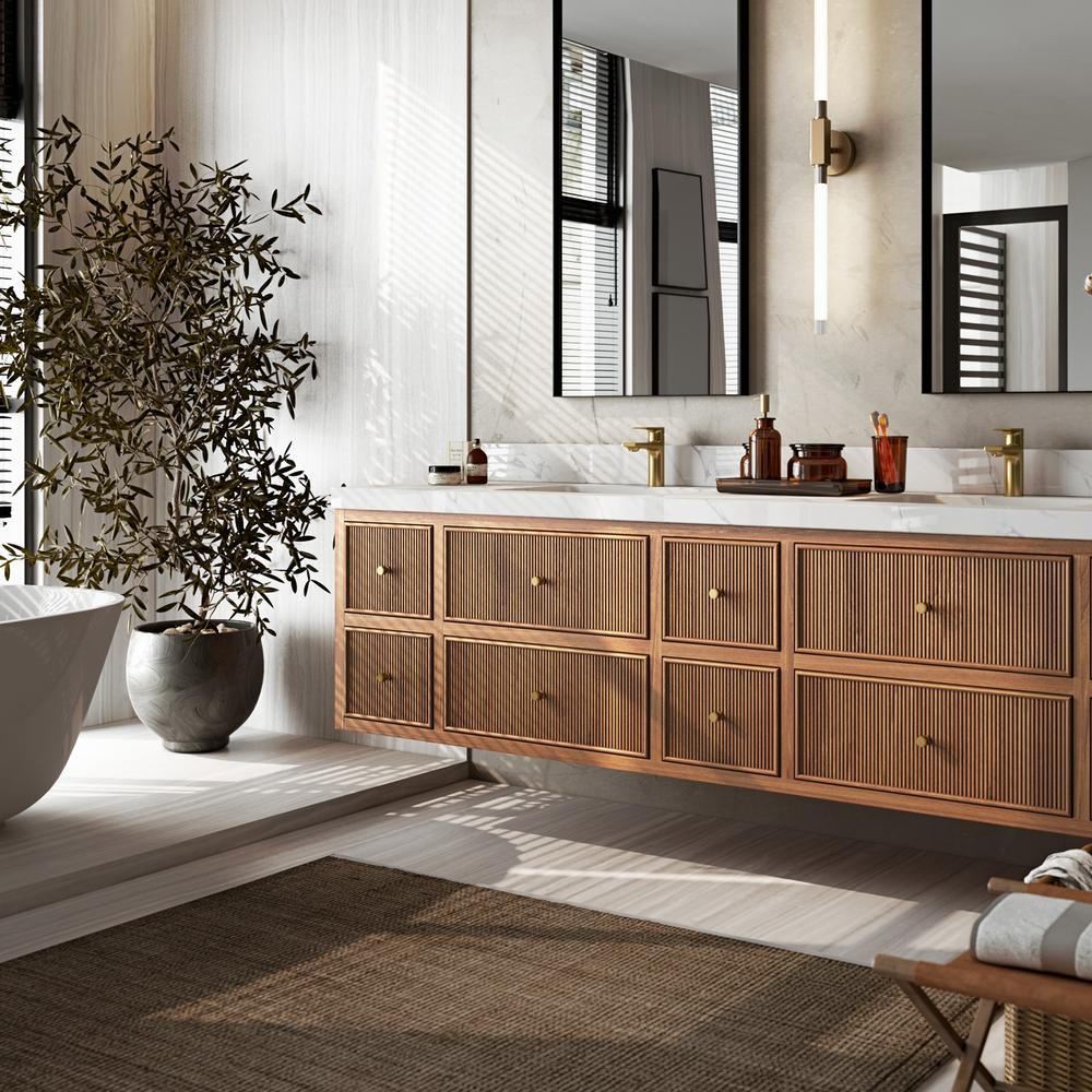 Baño sofisticado con mueble de baño bajo