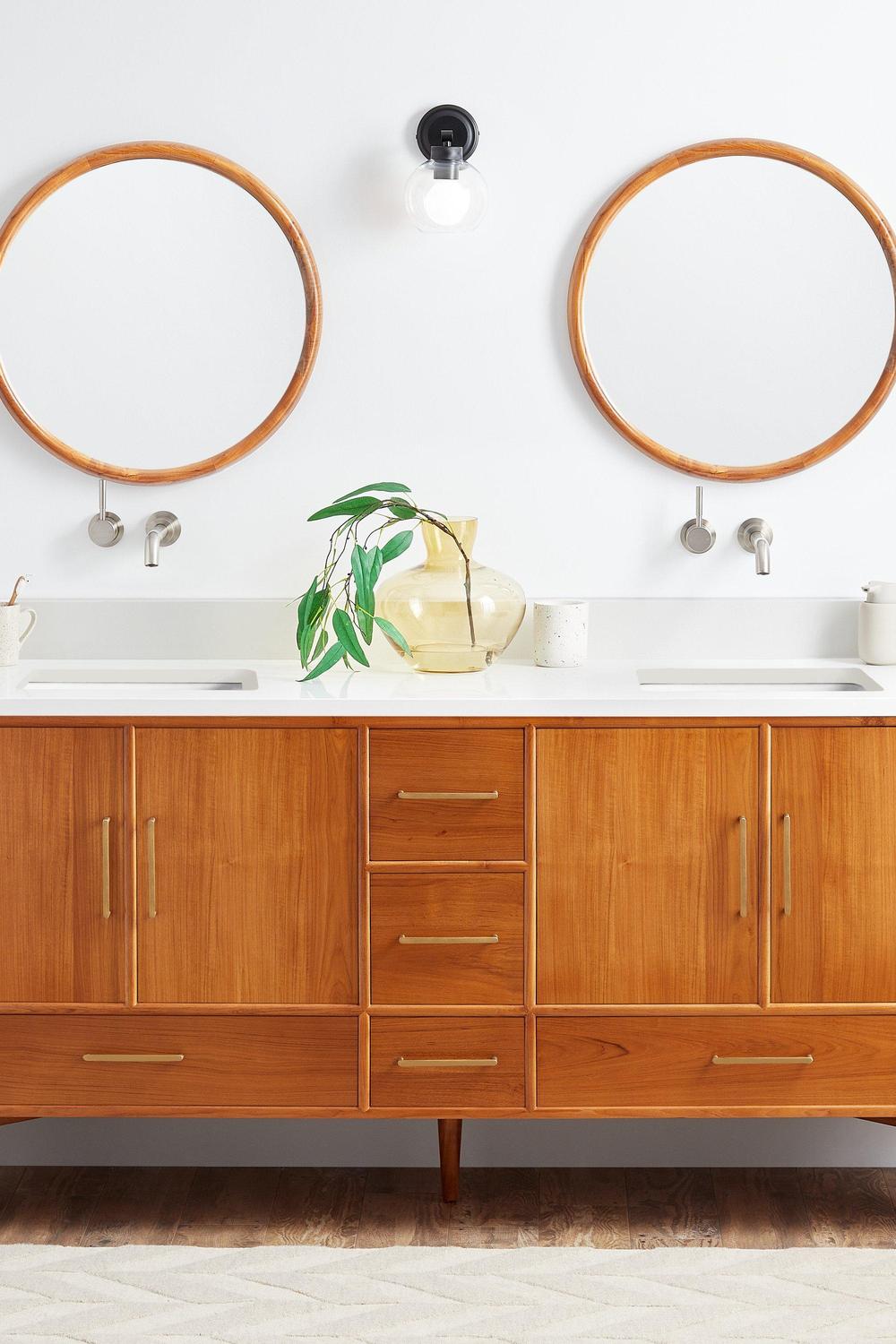 Baño contemporáneo en tonos claros con juego de texturas