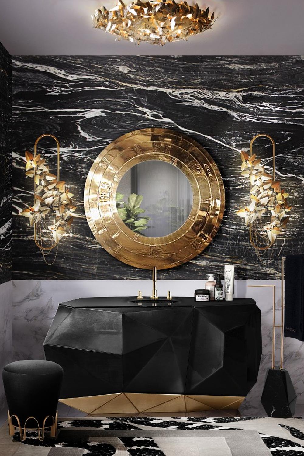 Baño elegante con mármol negro y detalles dorados