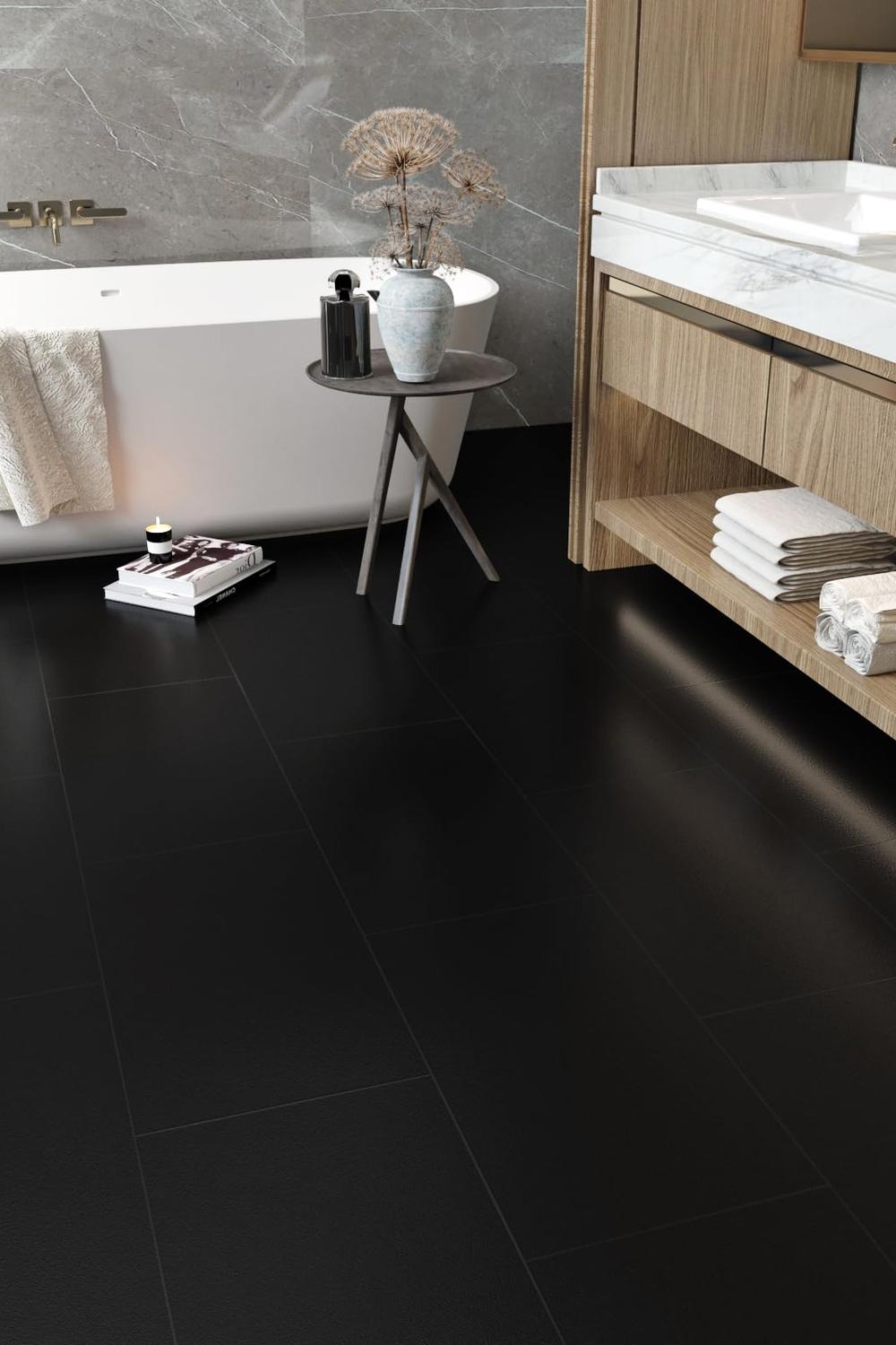 Baño encantador con suelo negro brillante