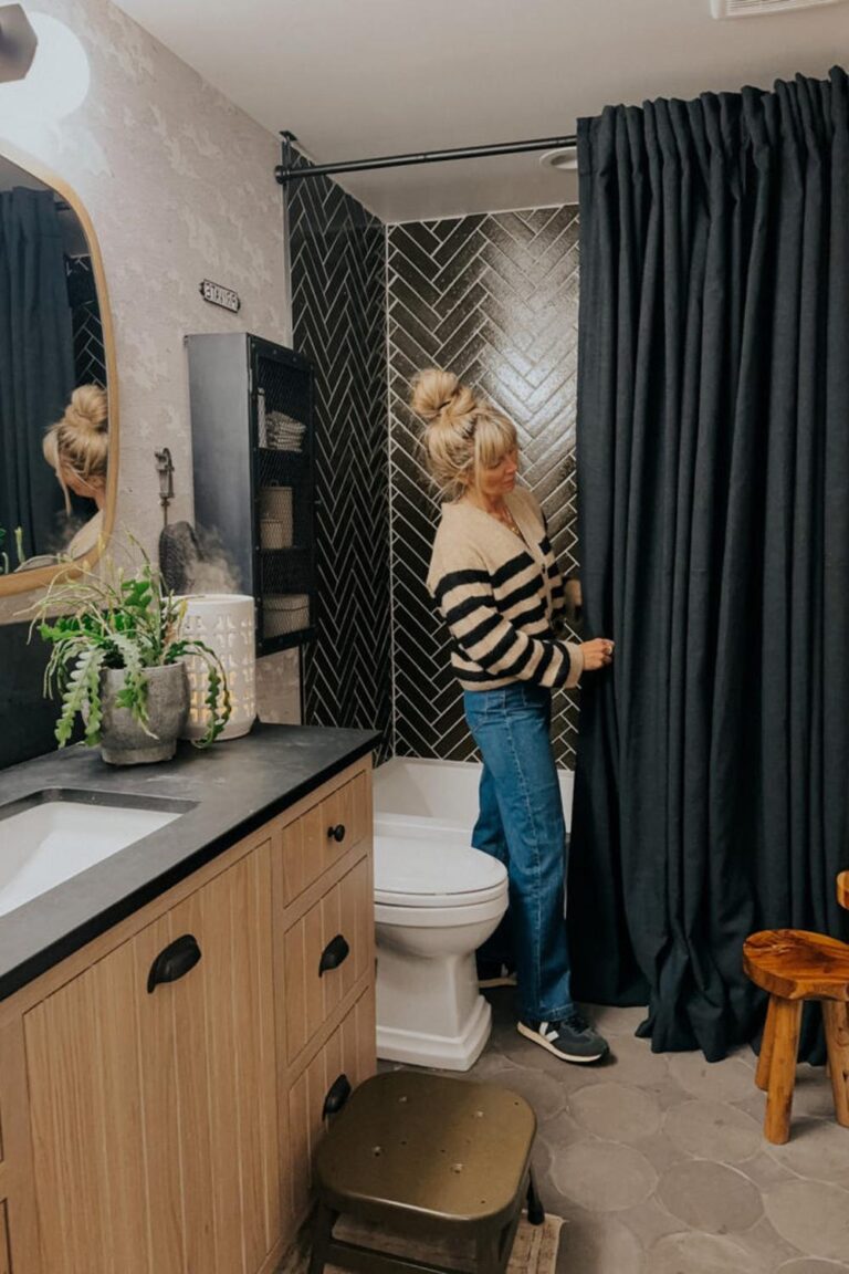 24 Black Shower Curtain Bathroom Ideas for a Chic Makeover