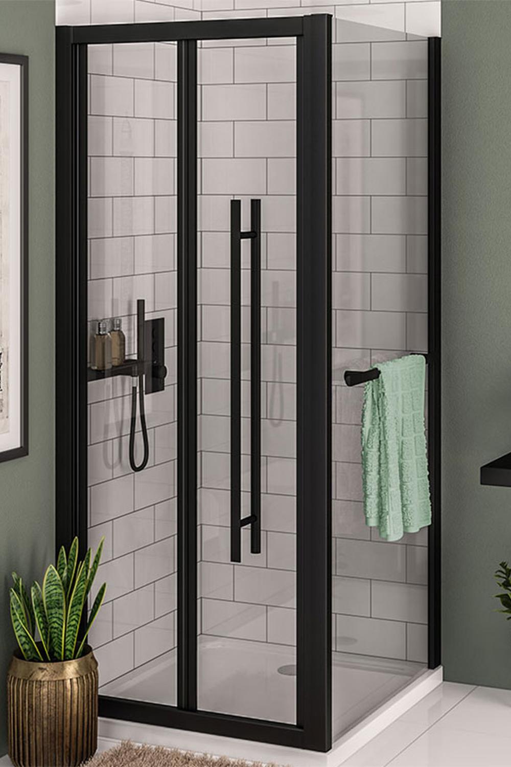 Ducha negra con pared texturizada