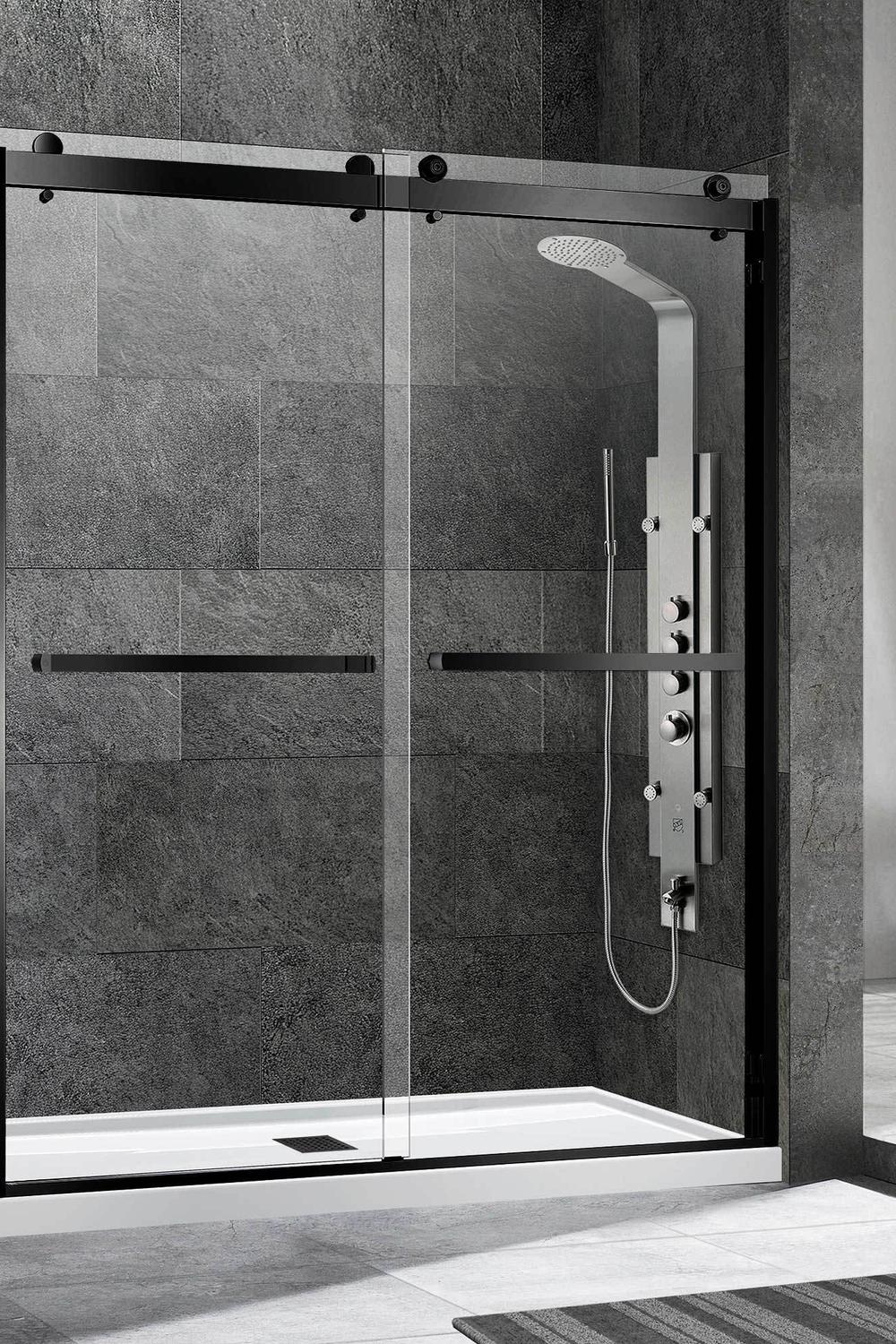 Ducha negra con accesorios de diseño moderno
