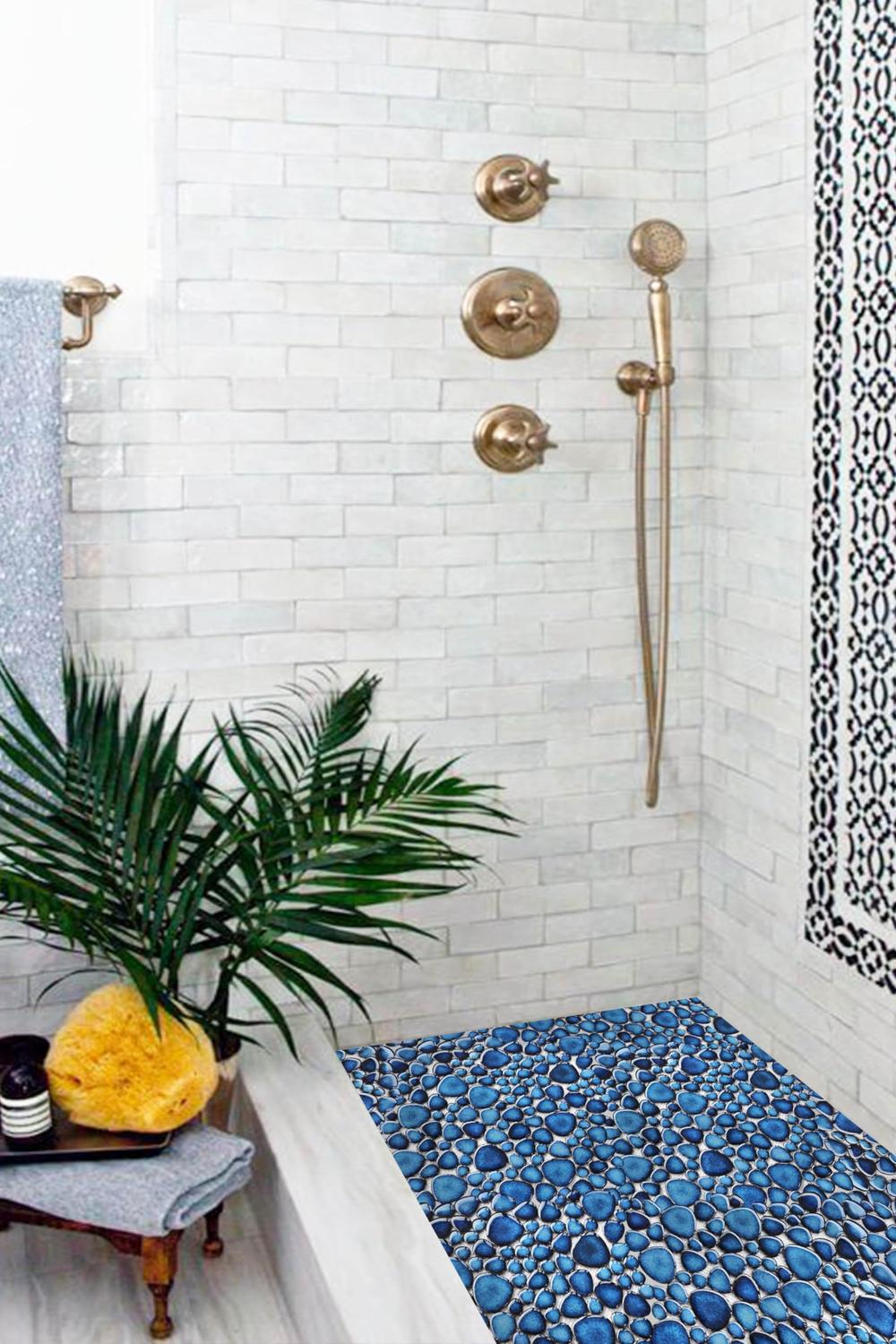 Piso de Azulejos de Mosaico Azul Decorativo en el Baño