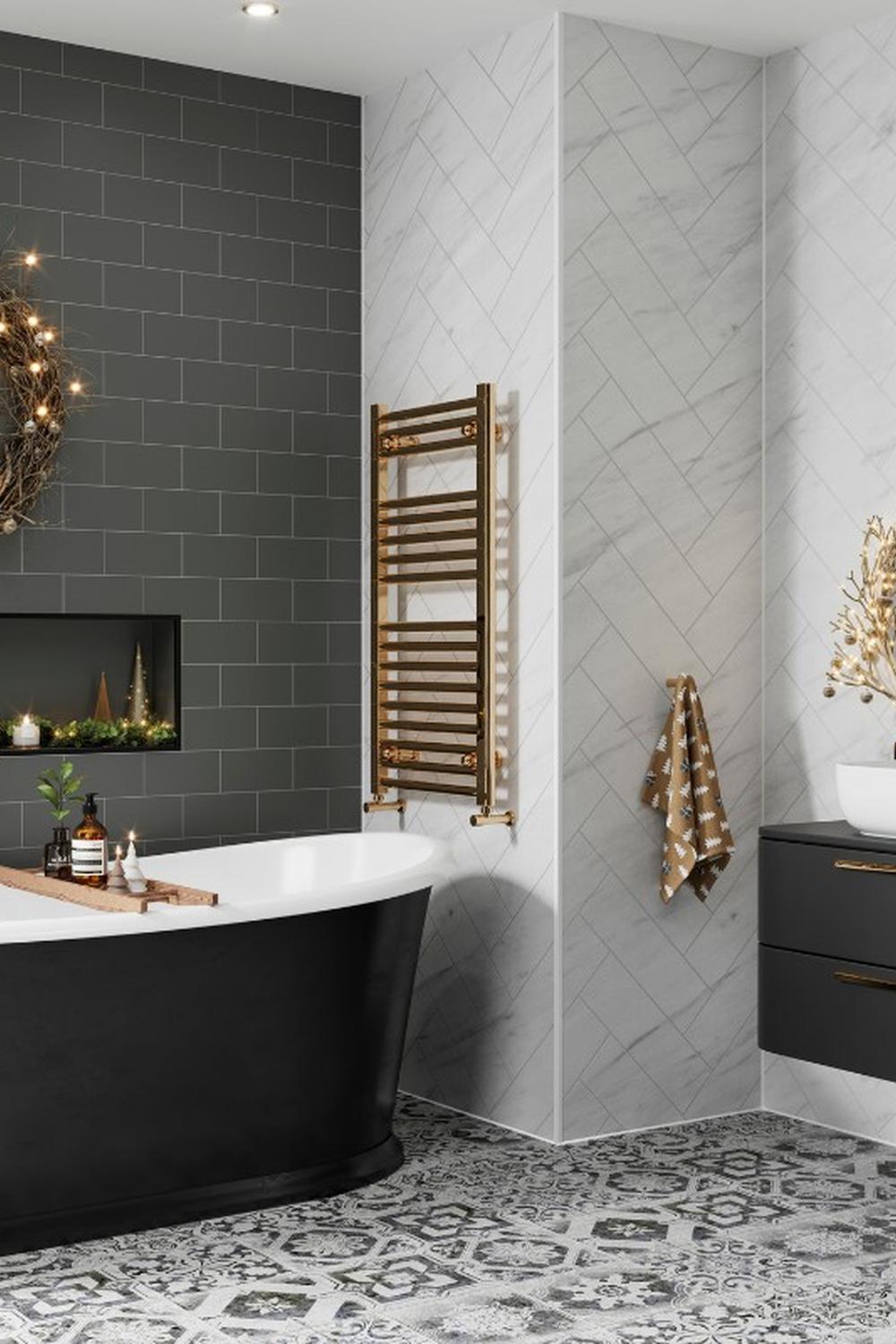 Decoración de baño navideña moderna y elegante con verde y dorado