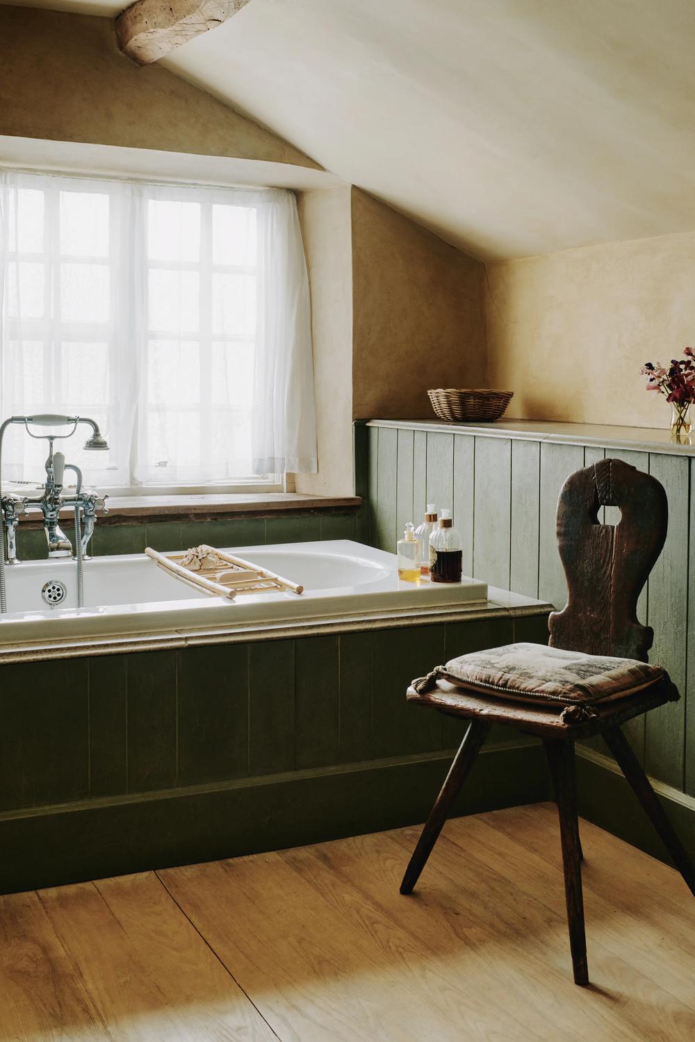 Charming country bathroom featuring earthy tones and a welcoming atmosphere