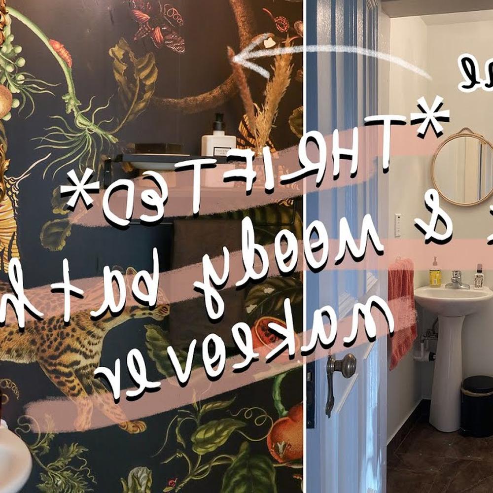 Baño con encanto tropical, arte mural y una paleta de colores vibrantes.