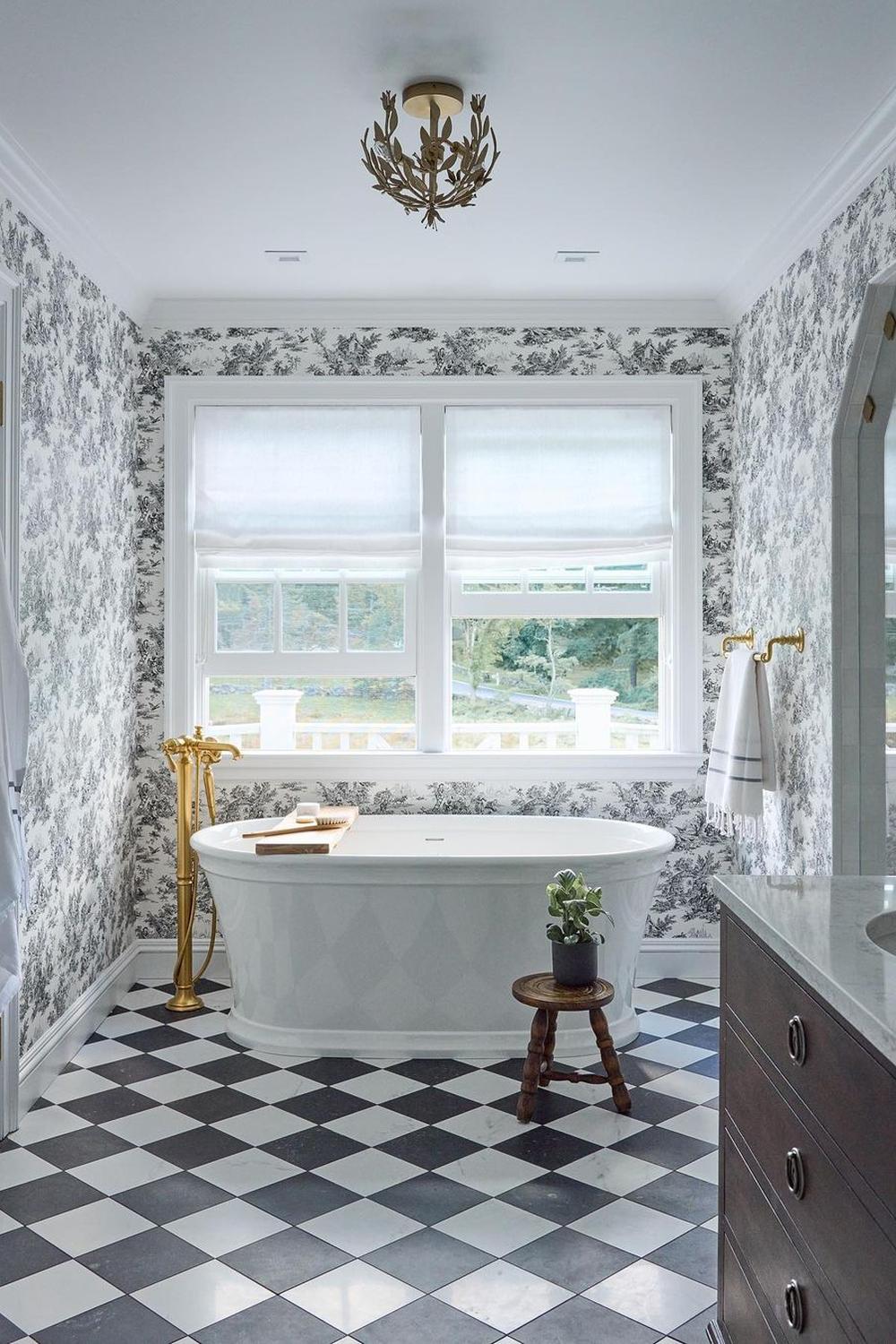 Baño de ensueño con patrones y texturas