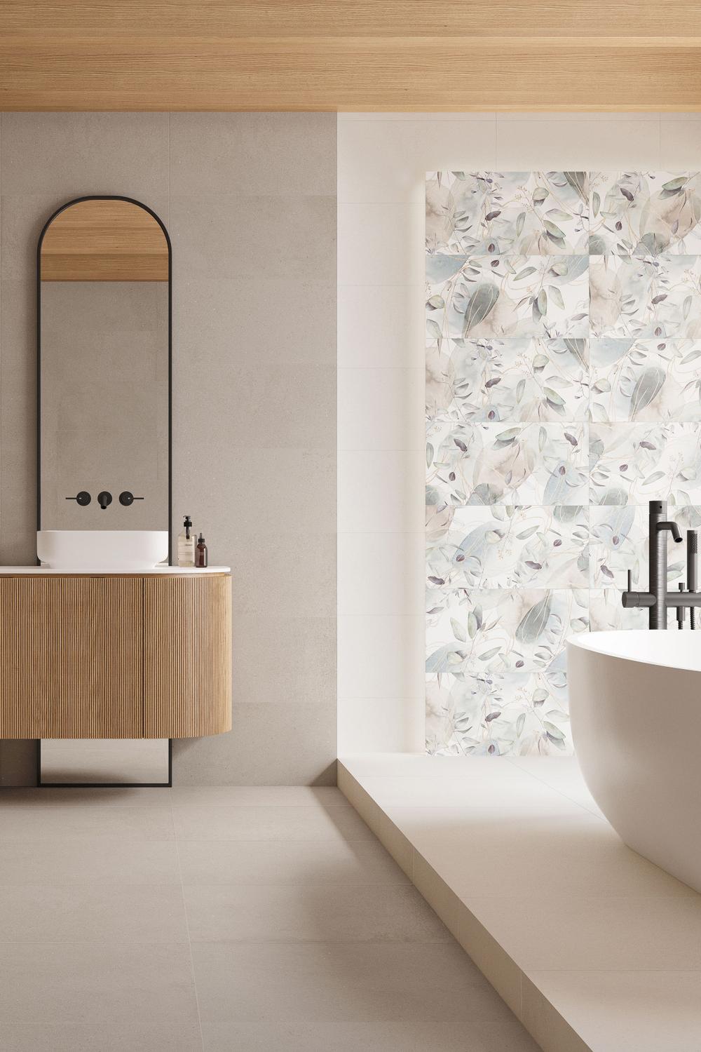 Baño con azulejos florales que causan sensación