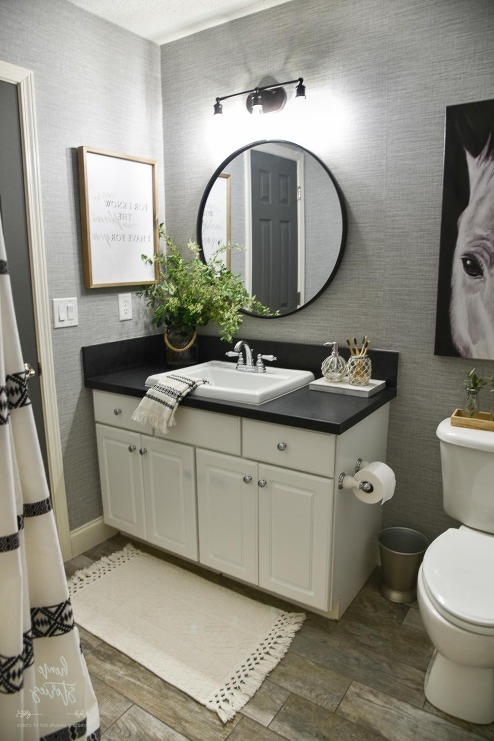 Baño boho contemporáneo con detalles en madera