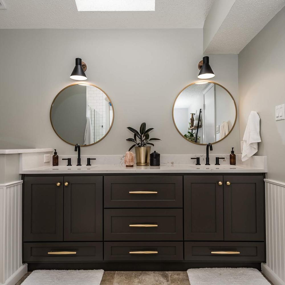 Lavabo greige con diseño equilibrado y moderno, elegante y funcional.