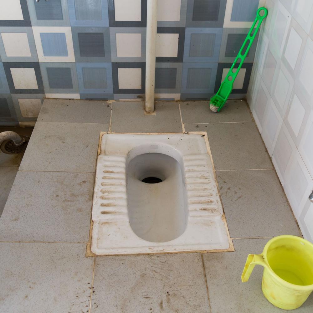 Baño indio tradicional y funcional