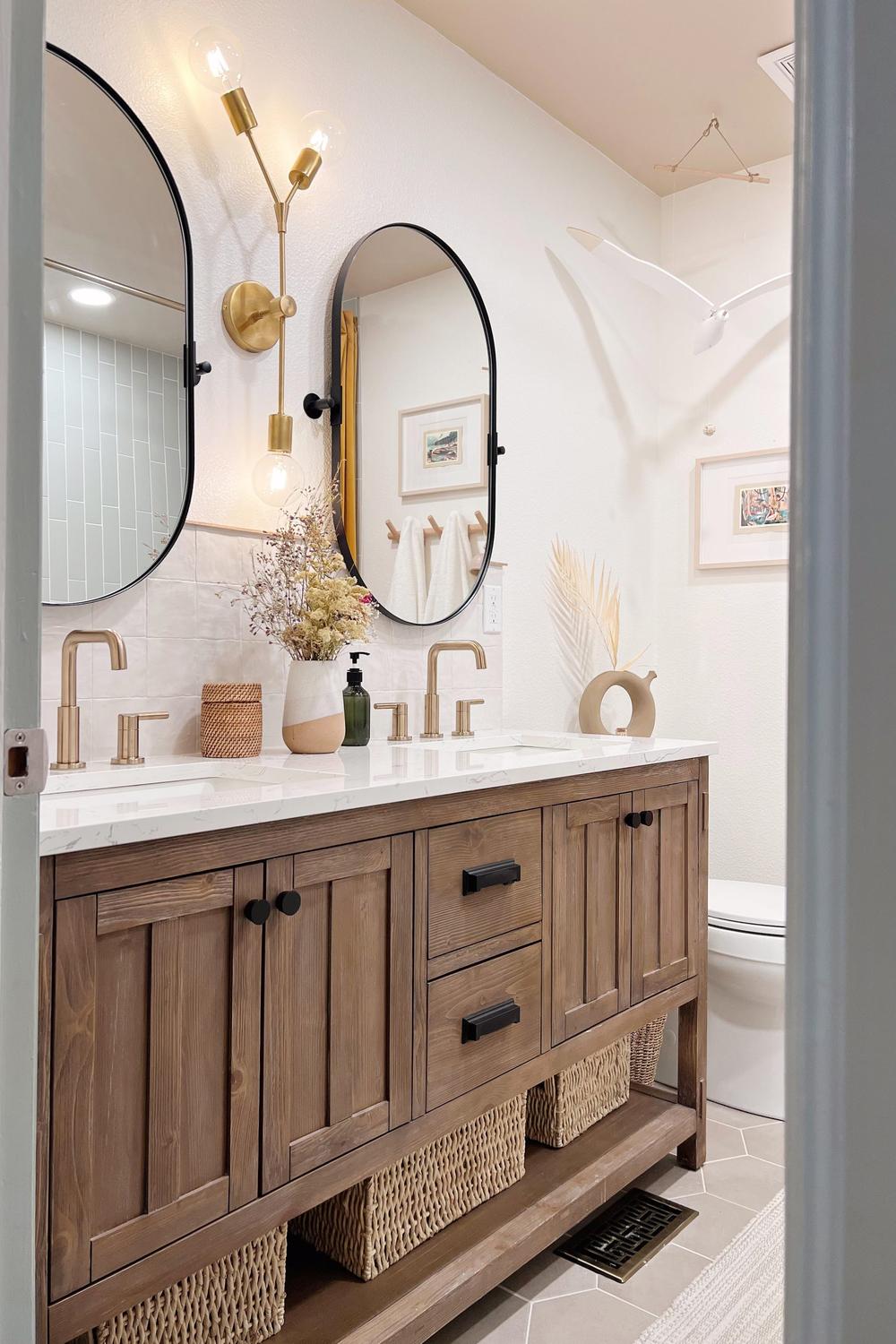 A minimalist kids' bathroom blending natural elements with modern design for a clean look.