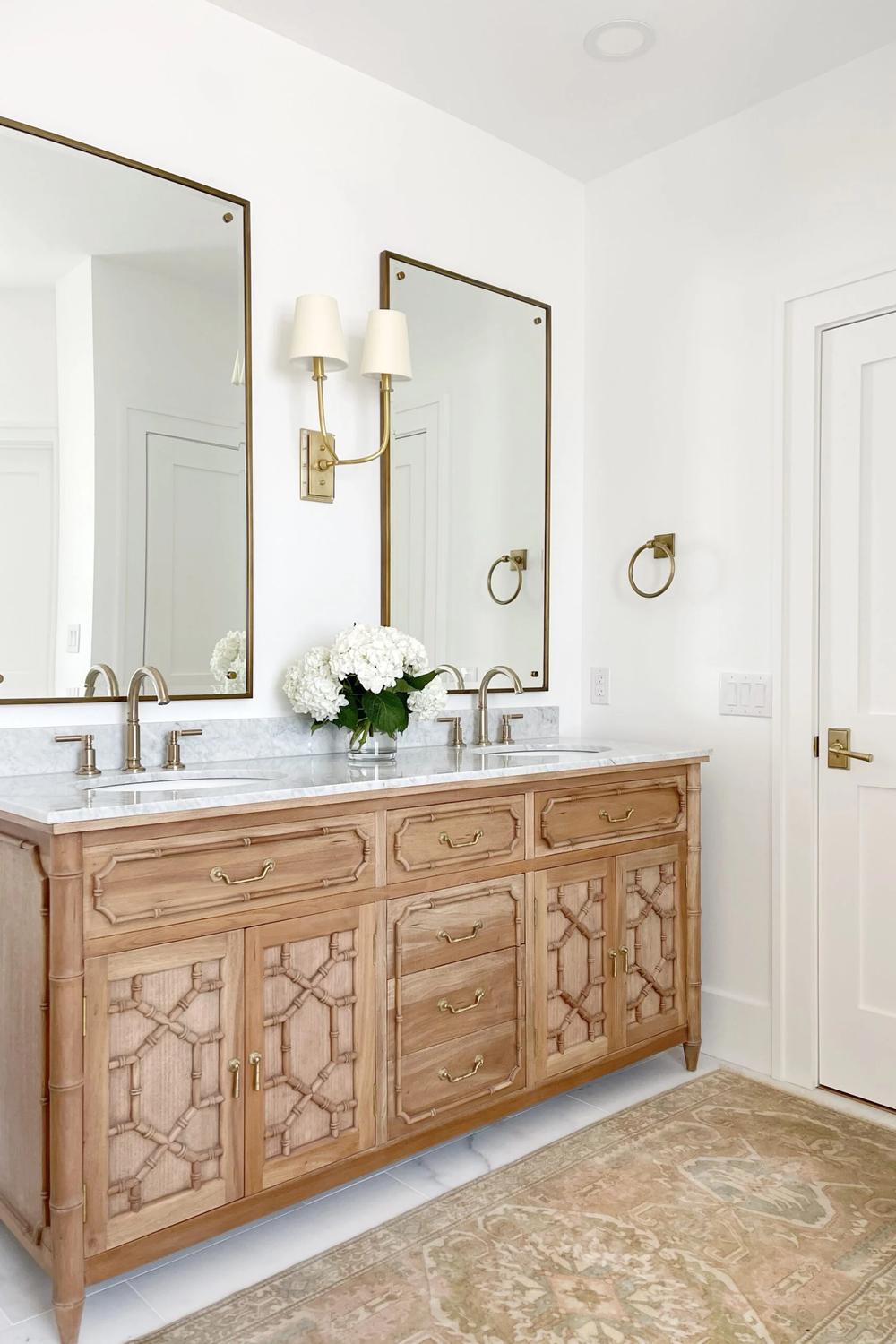 27 Light Wood Bathroom Vanity Designs to Brighten Your Space