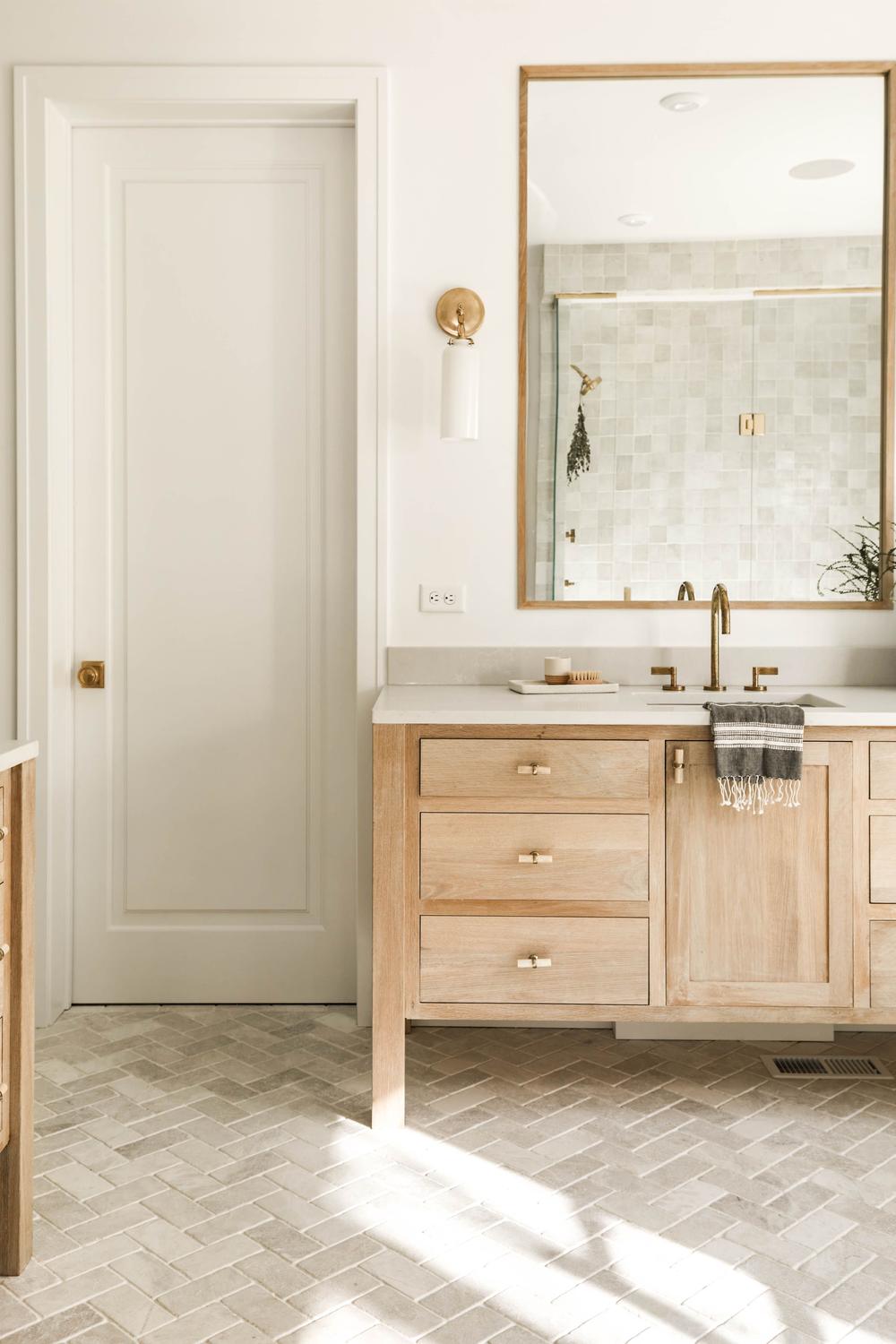 Encanto natural en una vanidad de baño