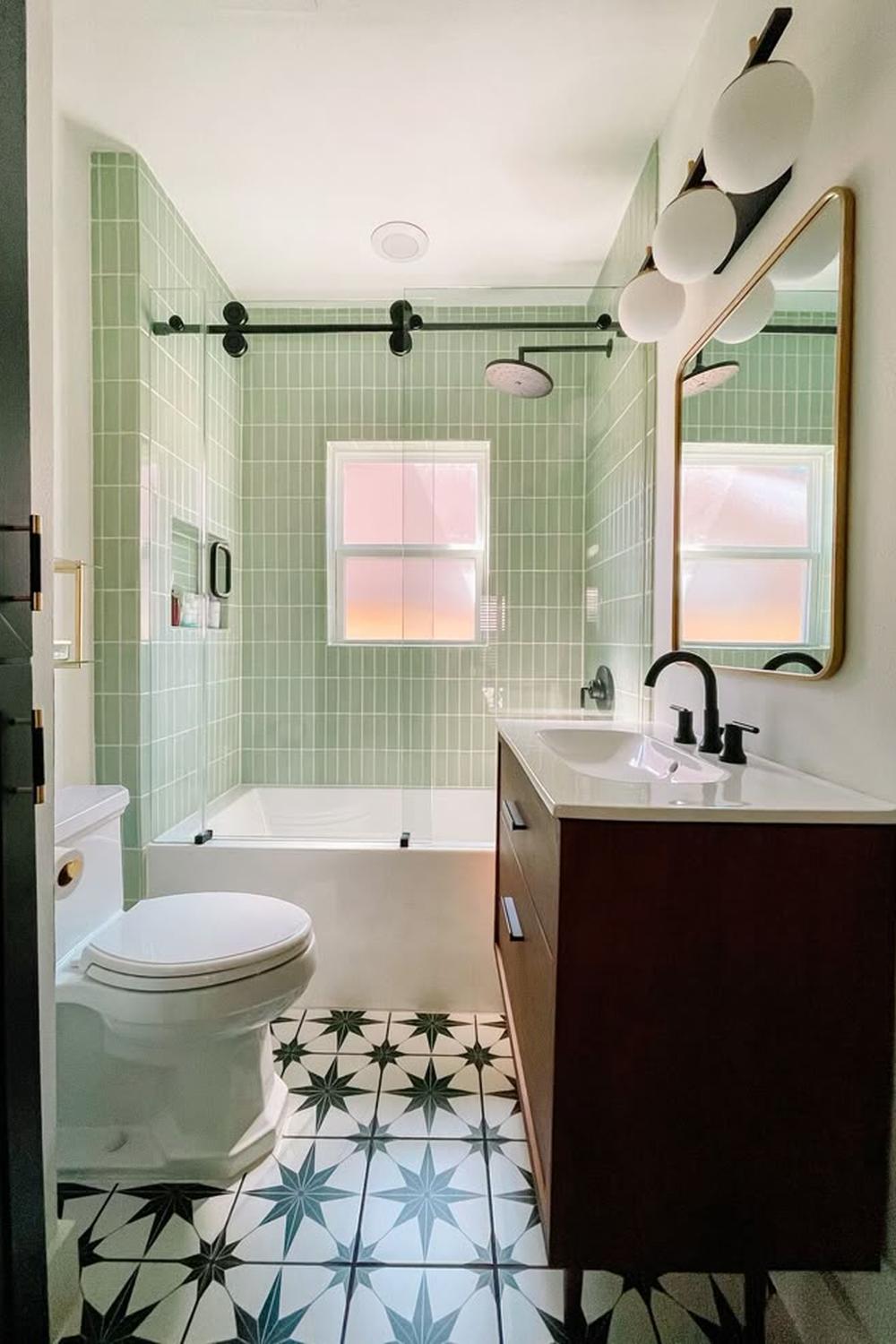 Baño Con Estética Clásica y Modernidad Funcional