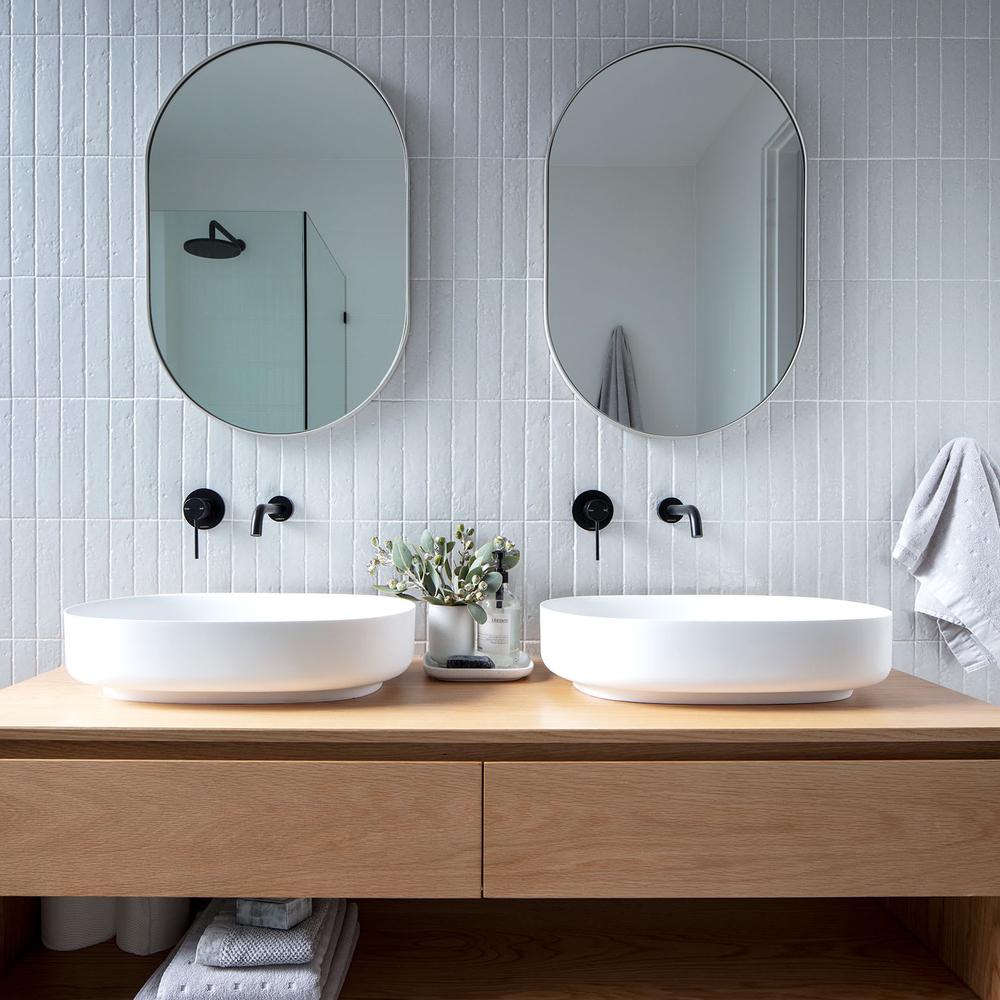 Espacio costero tranquilo y minimalista