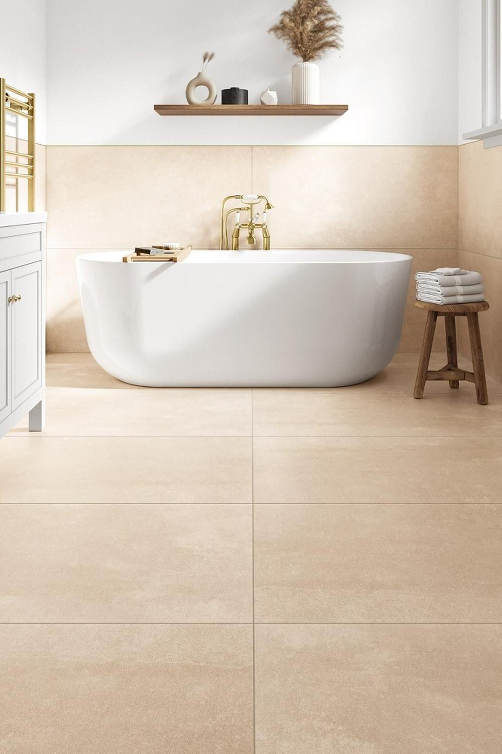 Baño estiloso con tonos cálidos