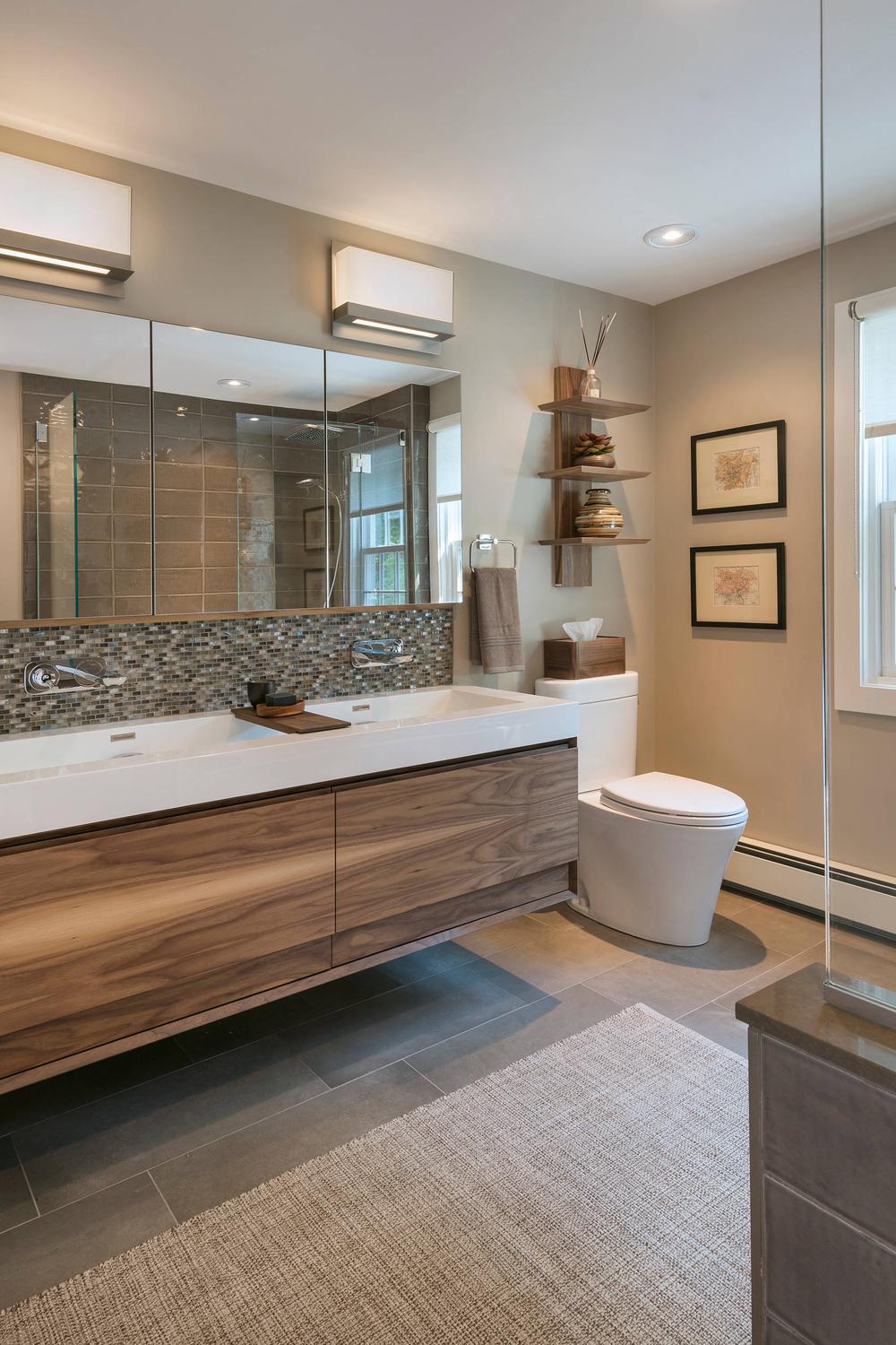 Baño elegante y de diseño contemporáneo