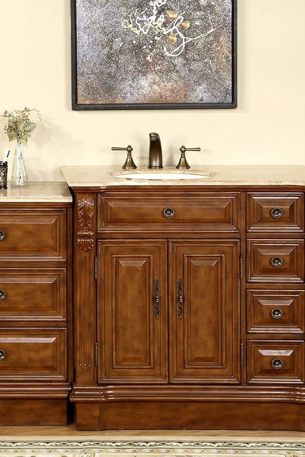 Rinconera de lavabo clásica con detalles modernos y lavabo fuera de centro