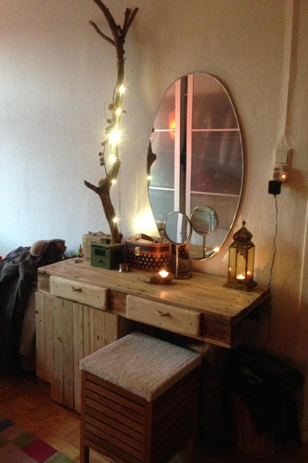 Lavabo rústico y encantador en un espacio acogedor