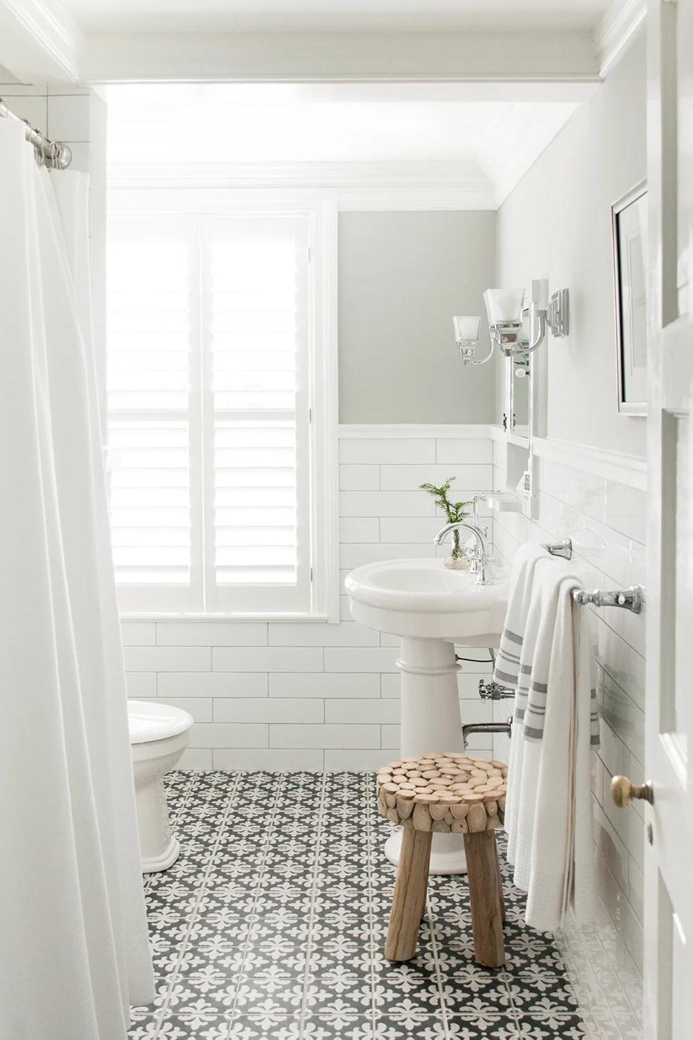 Floral patterns on a serene backdrop bring warmth and harmony.