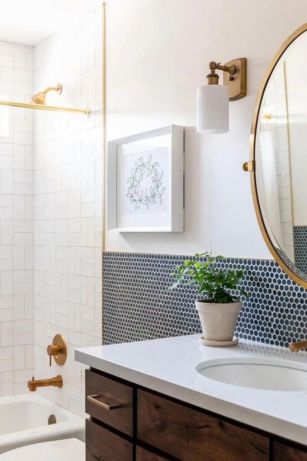 24 Penny Tile Bathroom Ideas for a Timeless Look