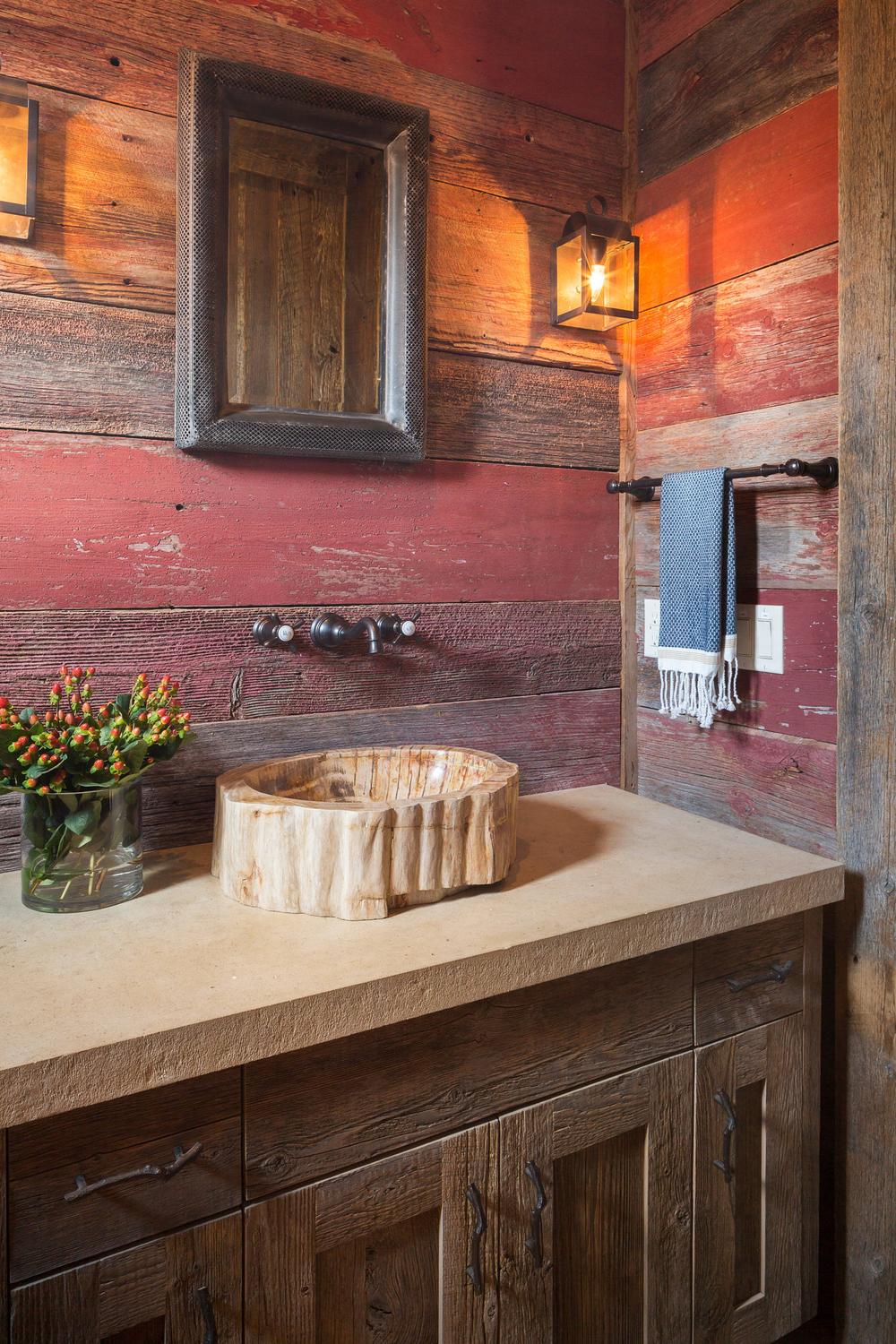 Charming rustic bathroom capturing simplicity and style with earthy tones.