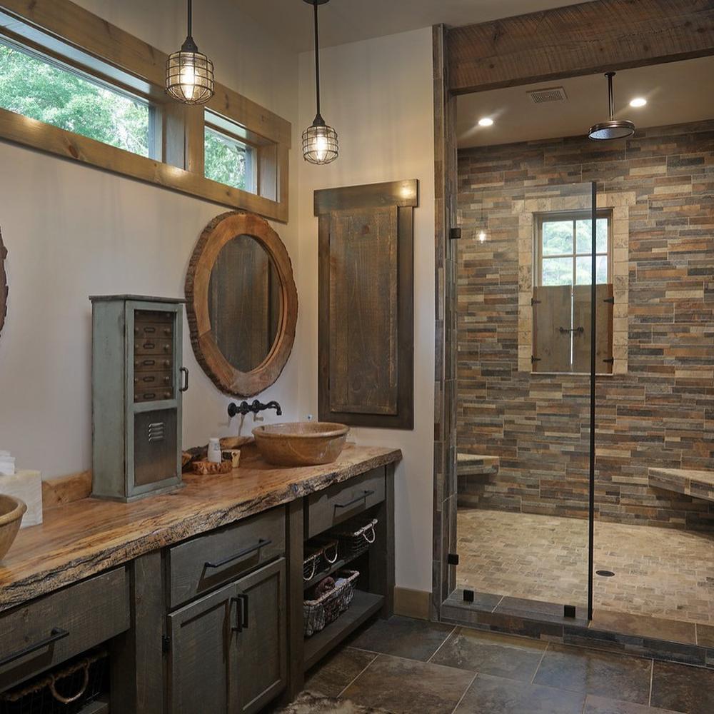 Vanidad de madera en un baño azul con encanto natural