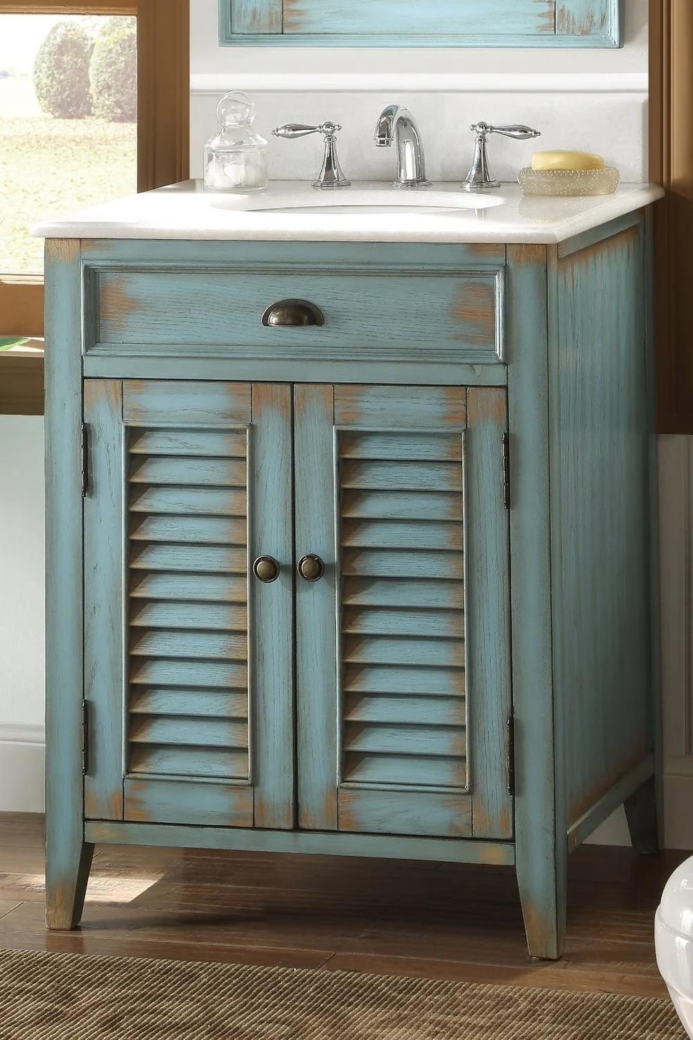 Encanto vintage en un baño azul chic