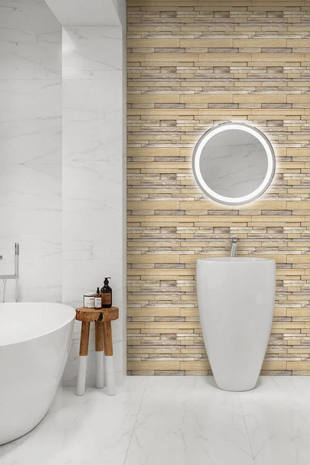 Baño renovado que fusiona lo clásico y lo moderno