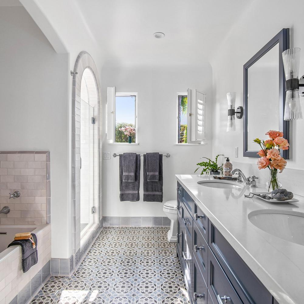 Bright and light-filled contemporary bathroom design