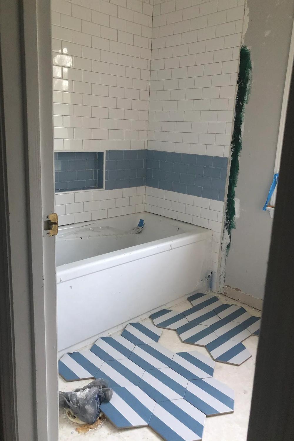 21 Striking Stripe Tile Bathroom Designs to Inspire Your Renovation
