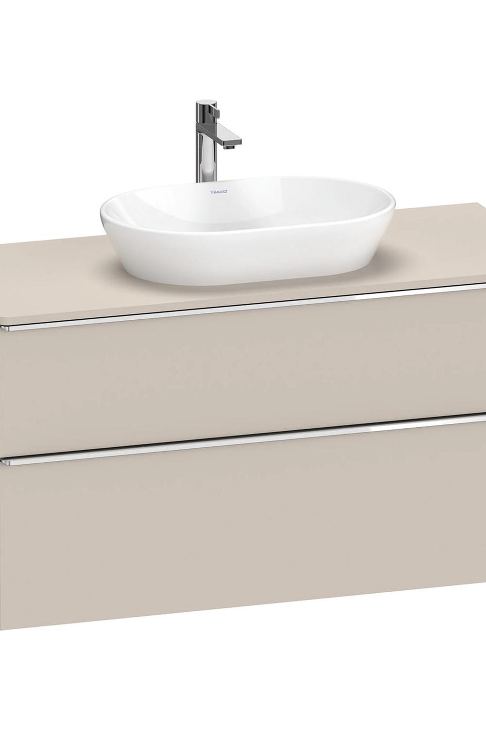 Mueble de baño taupe para un espacio moderno.