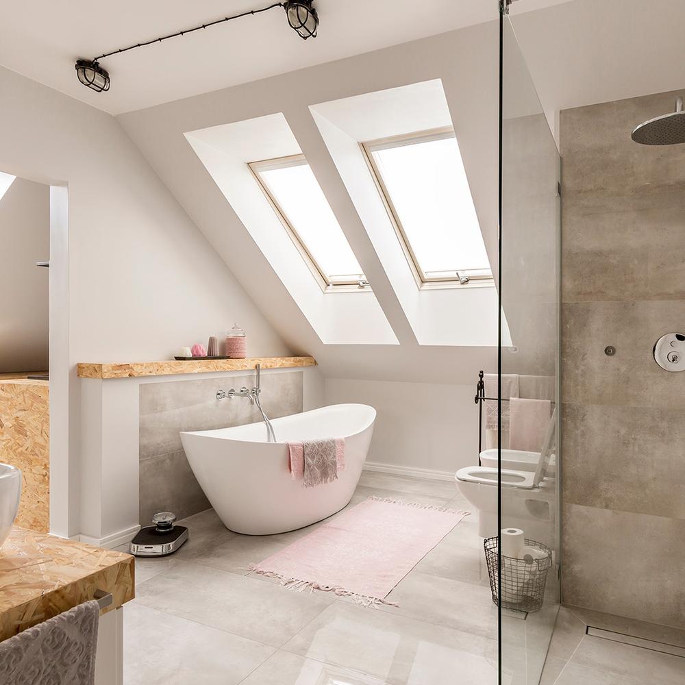 Cozy bathroom design combining textures for inviting warmth and elegance in an aesthetically pleasing atmosphere.