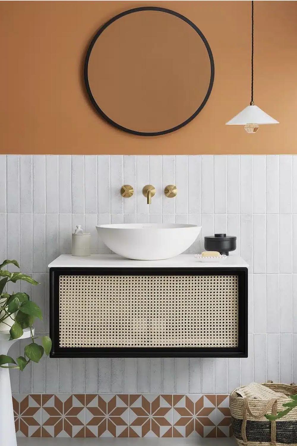 Chic bathroom design with earthy elements