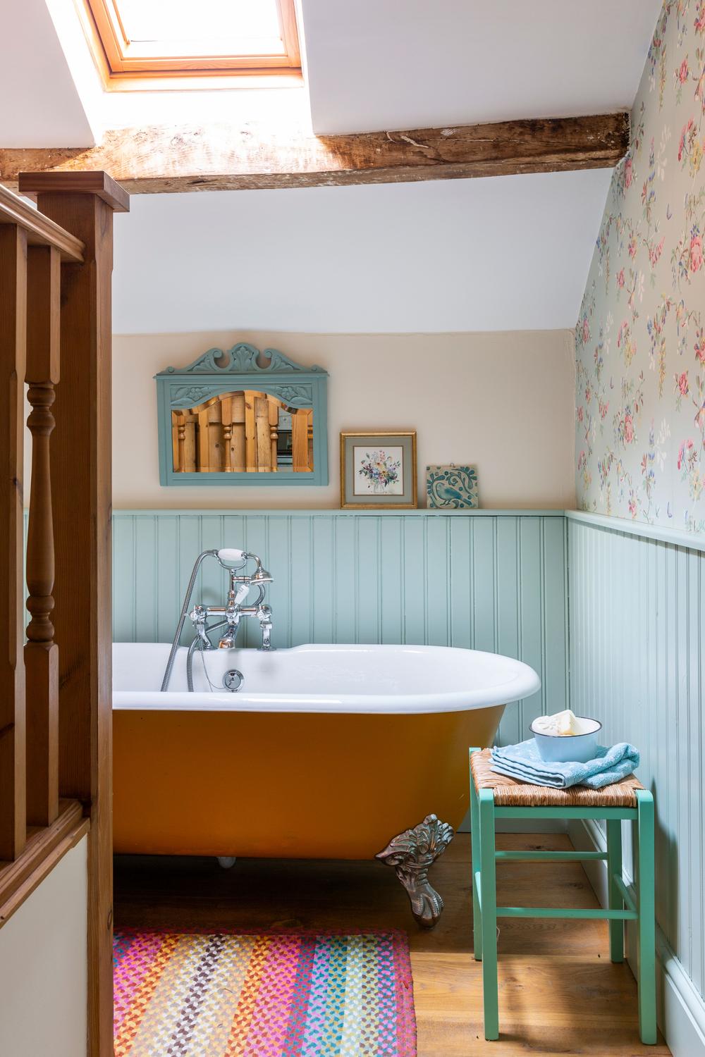 Baño vintage con un enfoque contemporáneo.