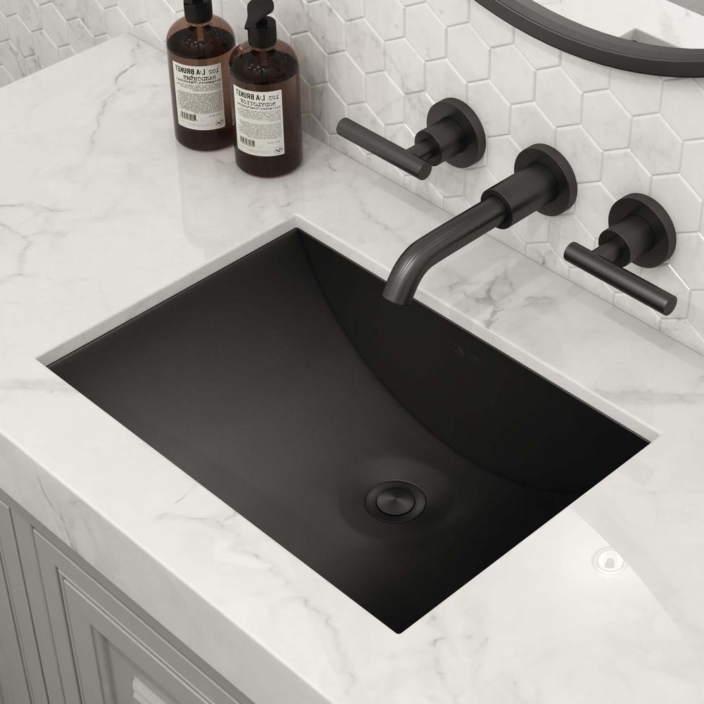 Sophisticated Mix of Light and Dark Countertops