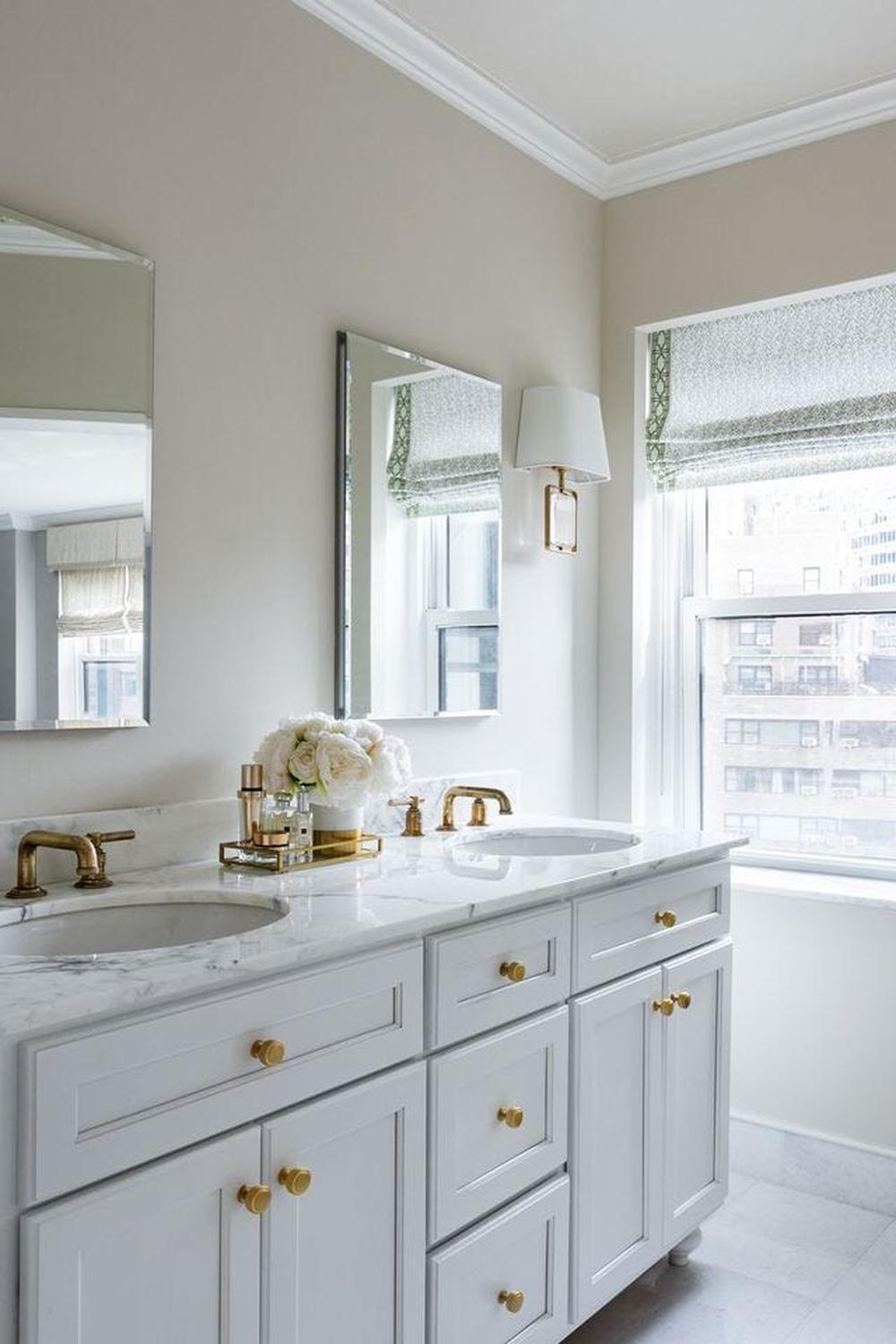 Baño minimalista con estilo contemporáneo